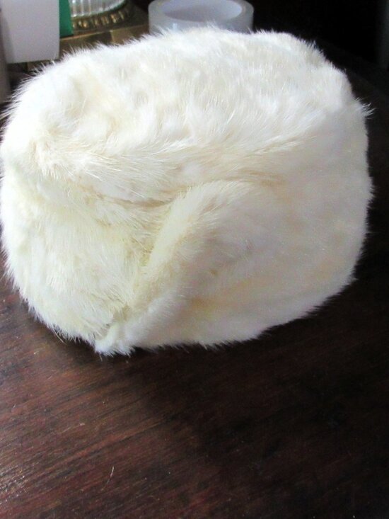 FRANKLIN SIMON  WHITE MINK LADIES HAT, MID CENTURY, EXCELLENT CONDITION main image 2